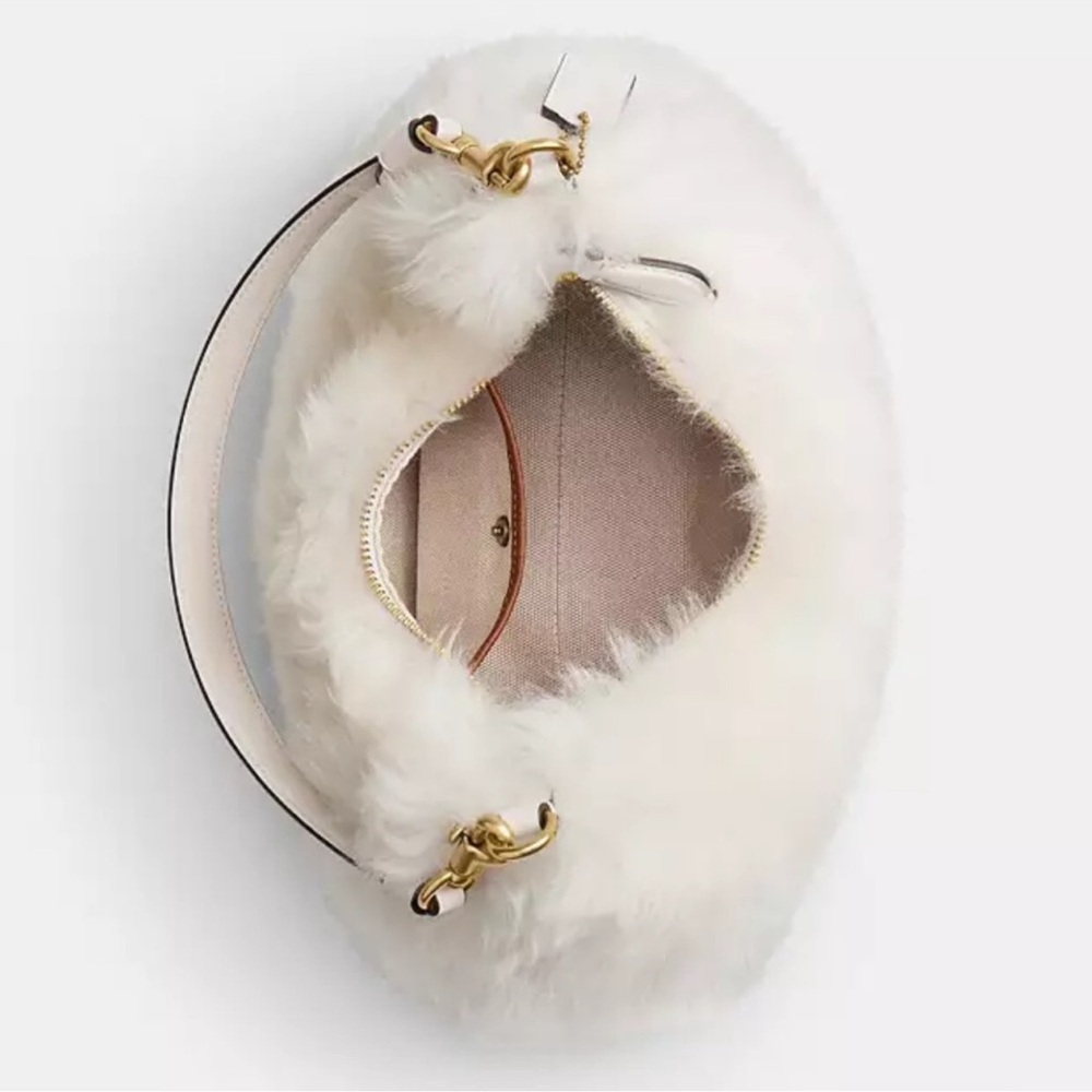 New Coach Cream Fur Shoulder Bag with Gold Chain - Picture 5 of 7